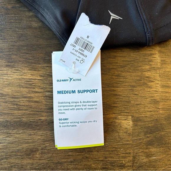 OLD NAVY | PowerSoft High Neck Sports Bra Small NWT - Picture 3 of 4